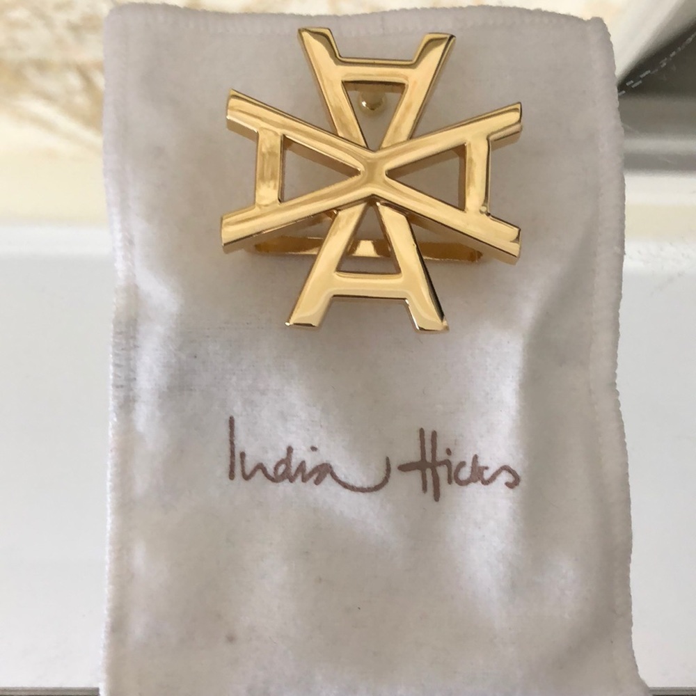 India Hicks Legacy belt buckle